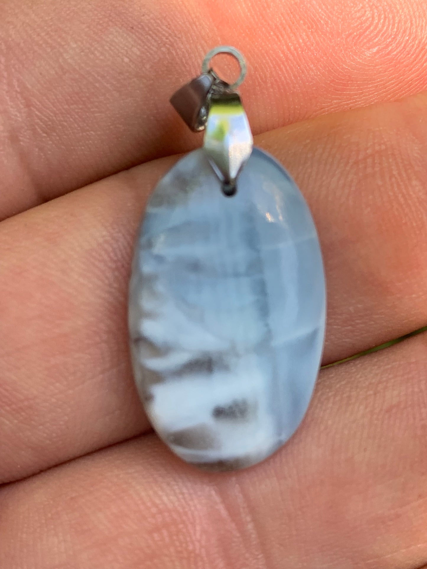 Opale Owyhee, pendentif en Argent, de 40mm de hauteur x 15 x 5. Vendu avec cordon réglable de couleur noire !