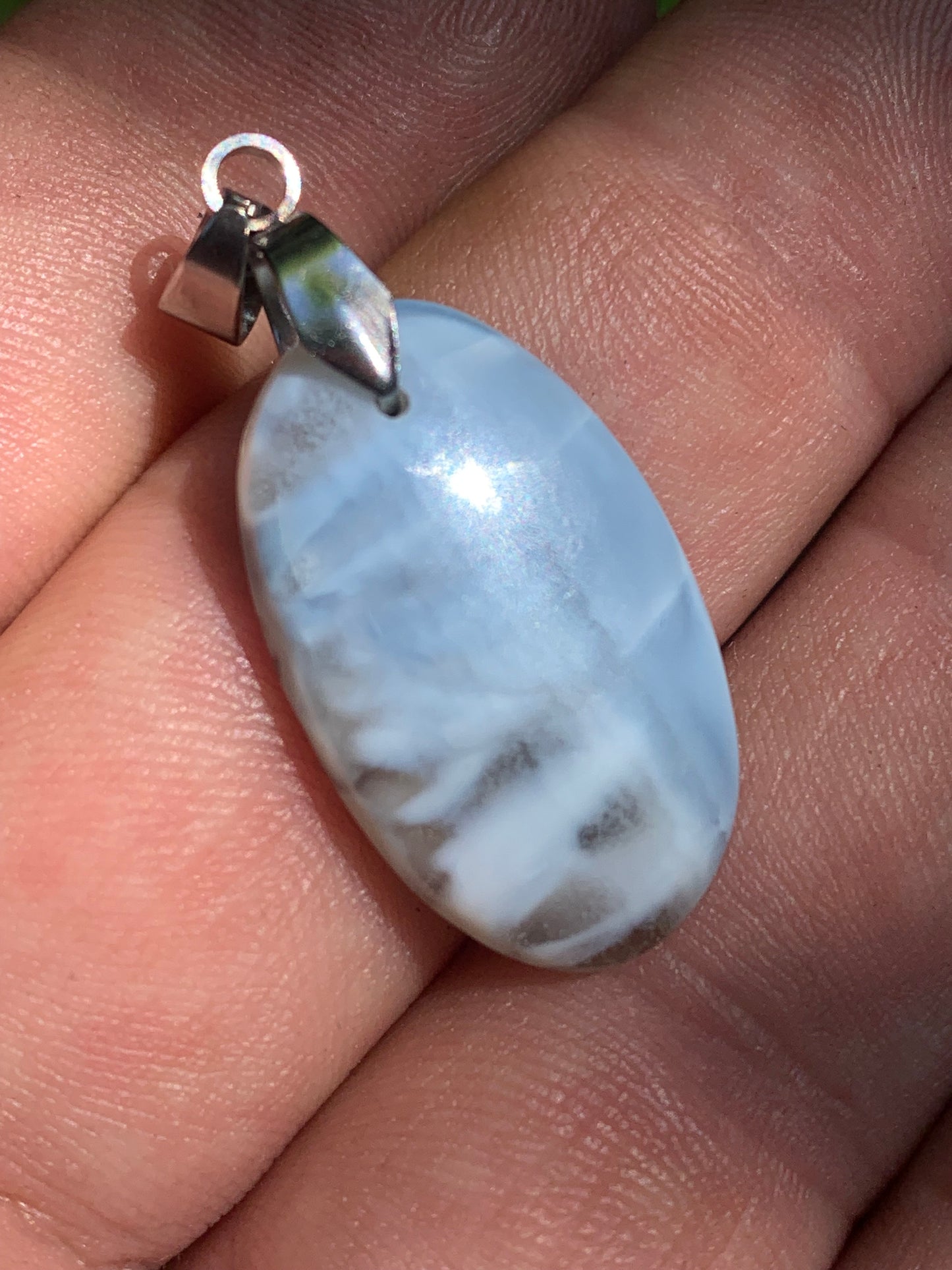Opale Owyhee, pendentif en Argent, de 40mm de hauteur x 15 x 5. Vendu avec cordon réglable de couleur noire !