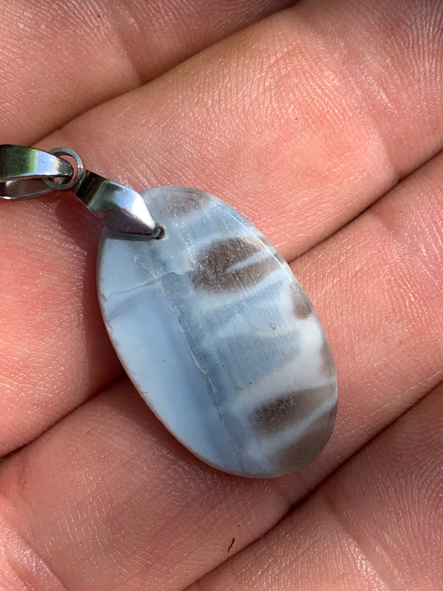 Opale Owyhee, pendentif en Argent, de 40mm de hauteur x 15 x 5. Vendu avec cordon réglable de couleur noire !