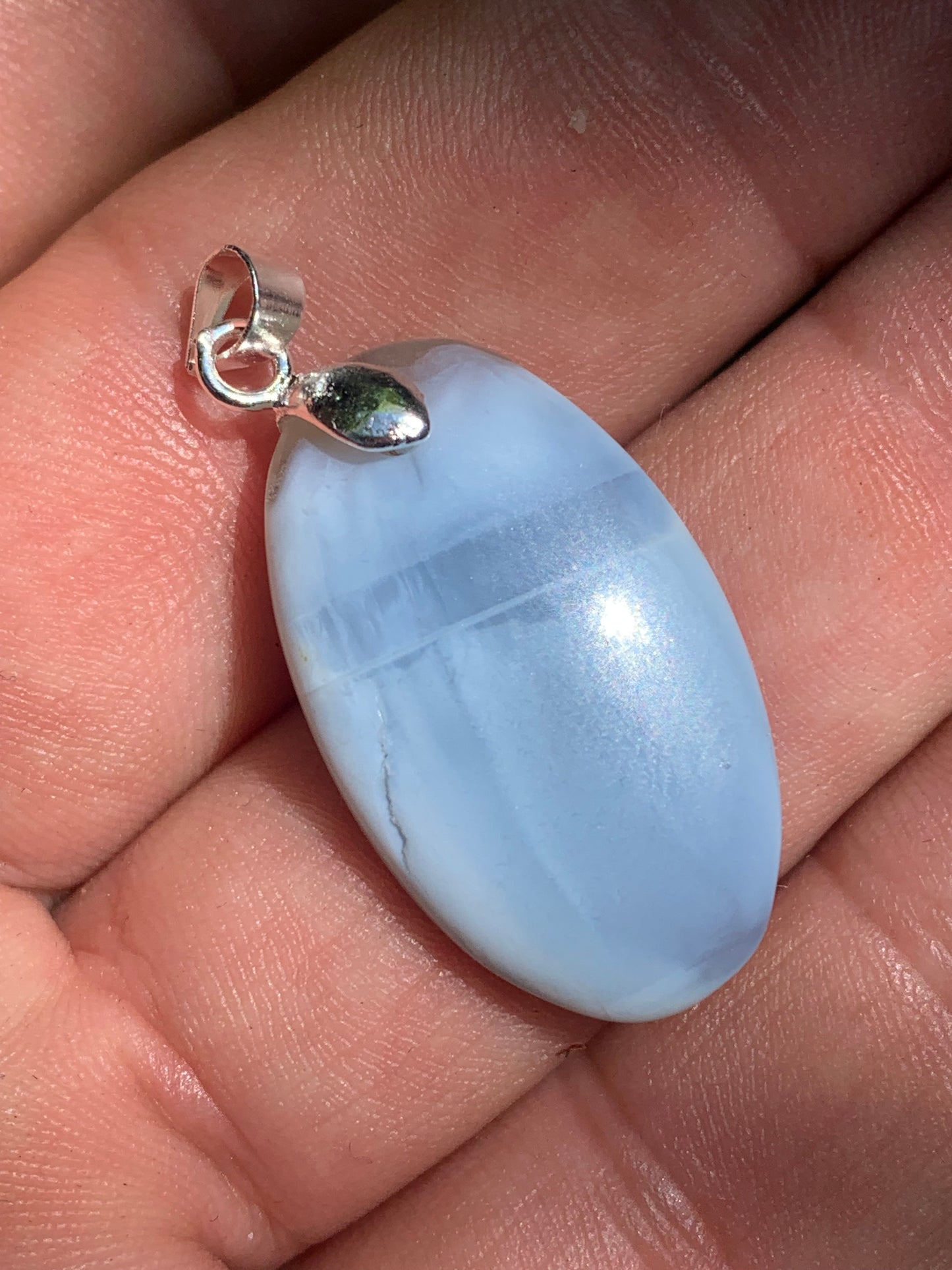 Opale Owyhee, pendentif en Argent, de 40mm de hauteur x 16 x 5. Vendu avec cordon réglable de couleur noire !
