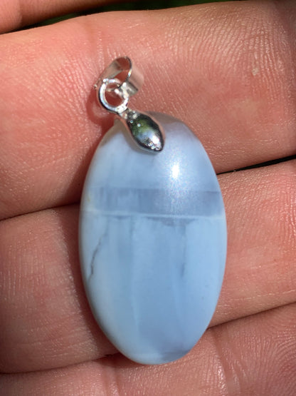Opale Owyhee, pendentif en Argent, de 40mm de hauteur x 16 x 5. Vendu avec cordon réglable de couleur noire !