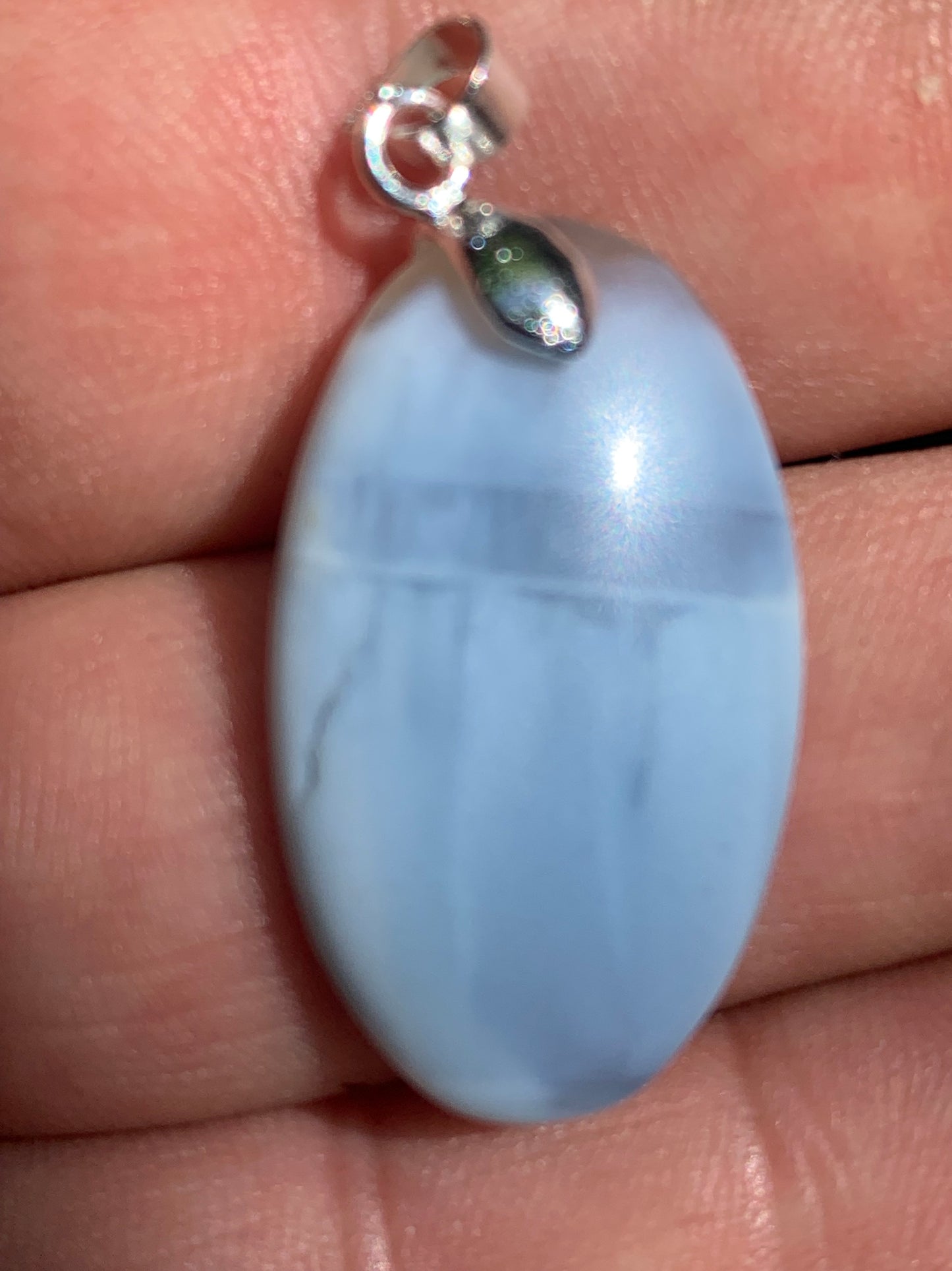 Opale Owyhee, pendentif en Argent, de 40mm de hauteur x 16 x 5. Vendu avec cordon réglable de couleur noire !
