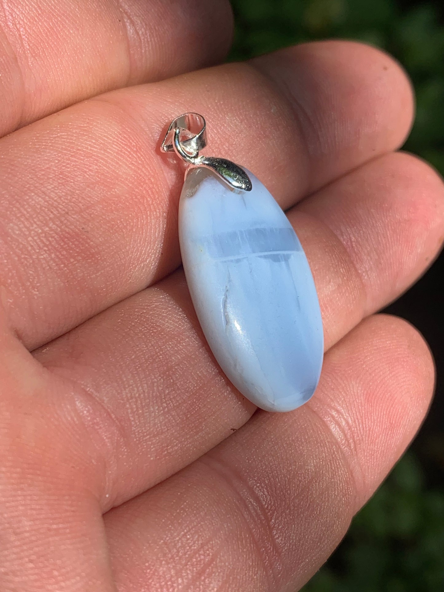 Opale Owyhee, pendentif en Argent, de 40mm de hauteur x 16 x 5. Vendu avec cordon réglable de couleur noire !