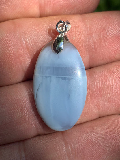 Opale Owyhee, pendentif en Argent, de 40mm de hauteur x 16 x 5. Vendu avec cordon réglable de couleur noire !