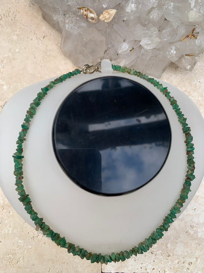 Rare ! Superbe collier en perle naturelle d'emeraude du Pakistan, 44 centimètres de longueur. Fait sur Argent par Gem & Zen ! Véritable œuvre d'art, chaque perle est un joyau !