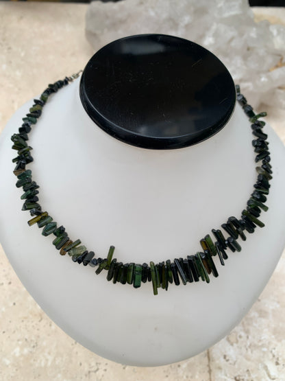 Bijoux d'exception, superbe collier en perle naturelle de tourmaline verte - verdelite, 40 centimètres de longueur, fait sur Argent ! Véritable œuvre d'art, chaque perle est un joyau !