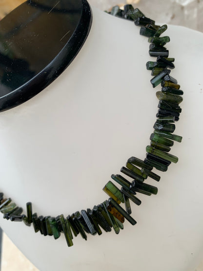 Bijoux d'exception, superbe collier en perle naturelle de tourmaline verte - verdelite, 40 centimètres de longueur, fait sur Argent ! Véritable œuvre d'art, chaque perle est un joyau !