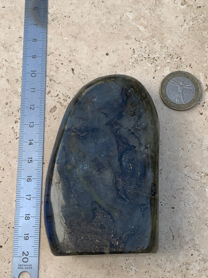 Labradorite, forme libre de qualité AAA, 95 x 60 x 30 mm - 424 grammes environ. Très belle qualité, parfait !