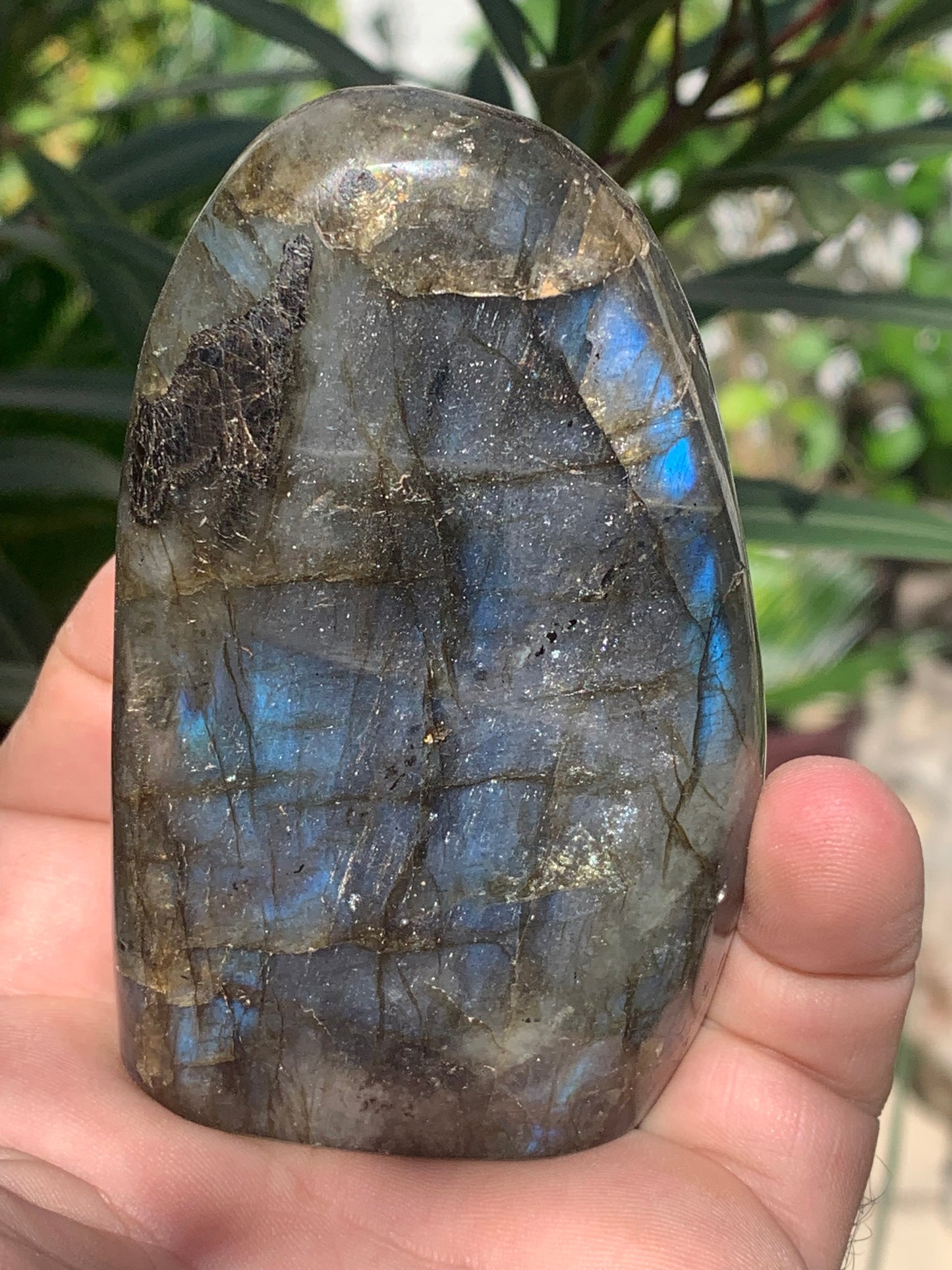 Labradorite, forme libre de qualité AAA, 95 x 60 x 30 mm - 424 grammes environ. Très belle qualité, parfait !