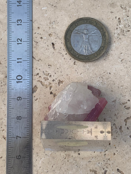 Tourmaline Rubellite, spécimen naturel de 33 x 22 x 20 mm - 17 grammes. Belle petite pièce !