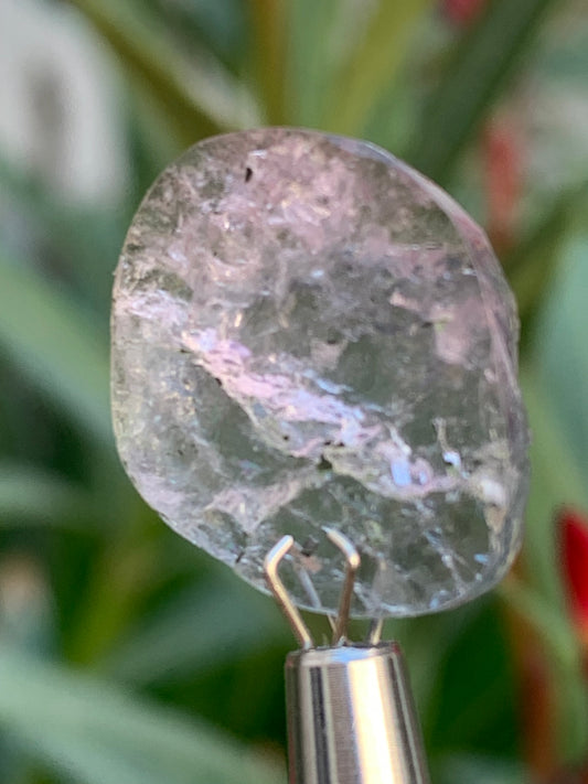 Tourmaline elbaïte de 20mm x 16 x 5 - 2,2 grammes/ 11 carats. Superbe pièce naturelle !