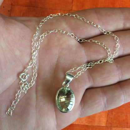 Prasiolite naturelle, superbe pendentif en Argent de 30mm x 14 x 11. Prêt à porter ou pour collection ,exposition...
