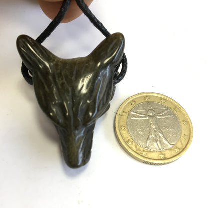 Obsidienne 'dorée', pendentif 'Tête de loup', de 38mm de hauteur x 30 de largeur x 15 d'épaisseur, fait en France. Vendu avec cordon réglable de couleur noire offert !