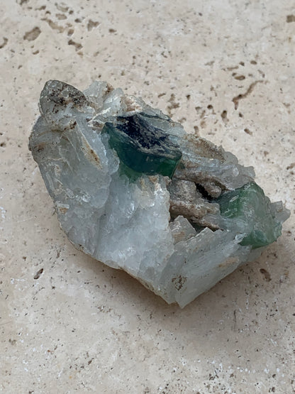 Tourmaline bleue/ Indicolite et Aigue-Marine , spécimen naturel de 52 x 32 x 30 mm - 47,9 grammes !