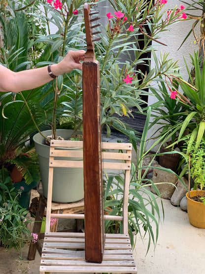 Epinette des Vosges, authentique instrument ancien en bois, prêt à jouer, livrer sans housse. 100 cm x 17 x 7 avec 5 cordes sympathique + 5 cordes de jeux !
