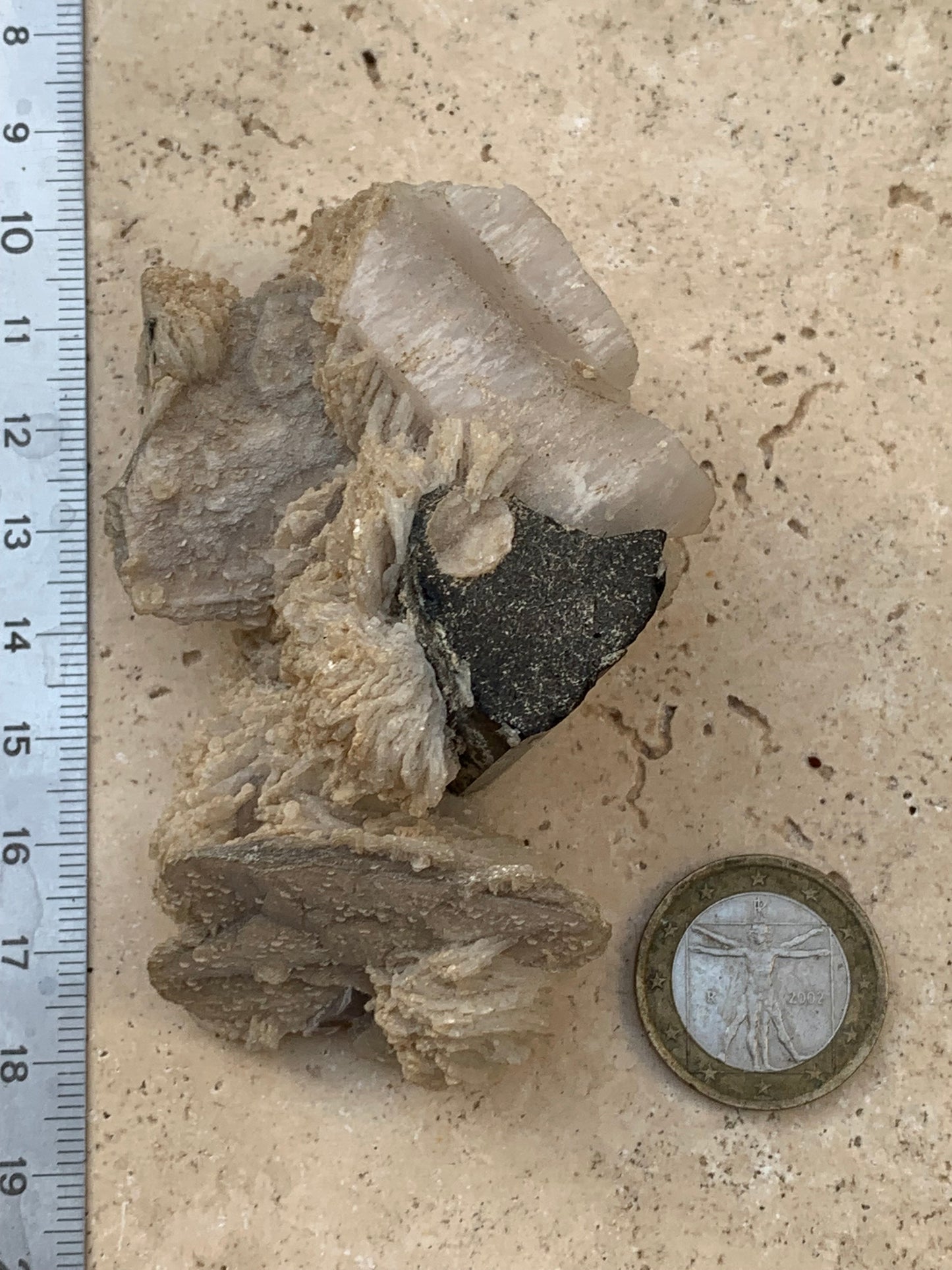 Black Tourmaline, natural specimen of 80 x 50 x 36 mm - 117 grams. A very beautiful tourmaline on Quartz and Muscovite! 