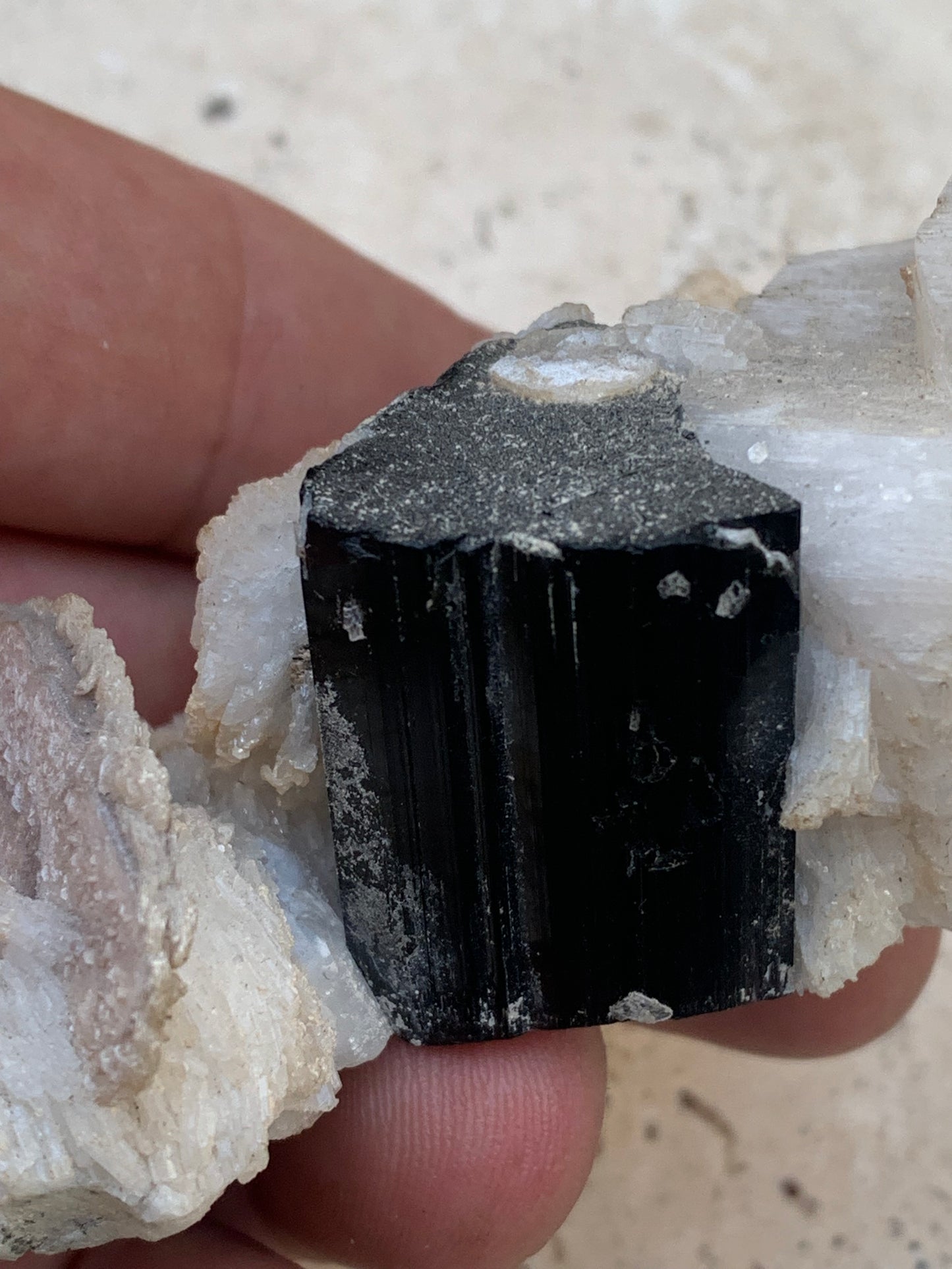 Black Tourmaline, natural specimen of 80 x 50 x 36 mm - 117 grams. A very beautiful tourmaline on Quartz and Muscovite! 