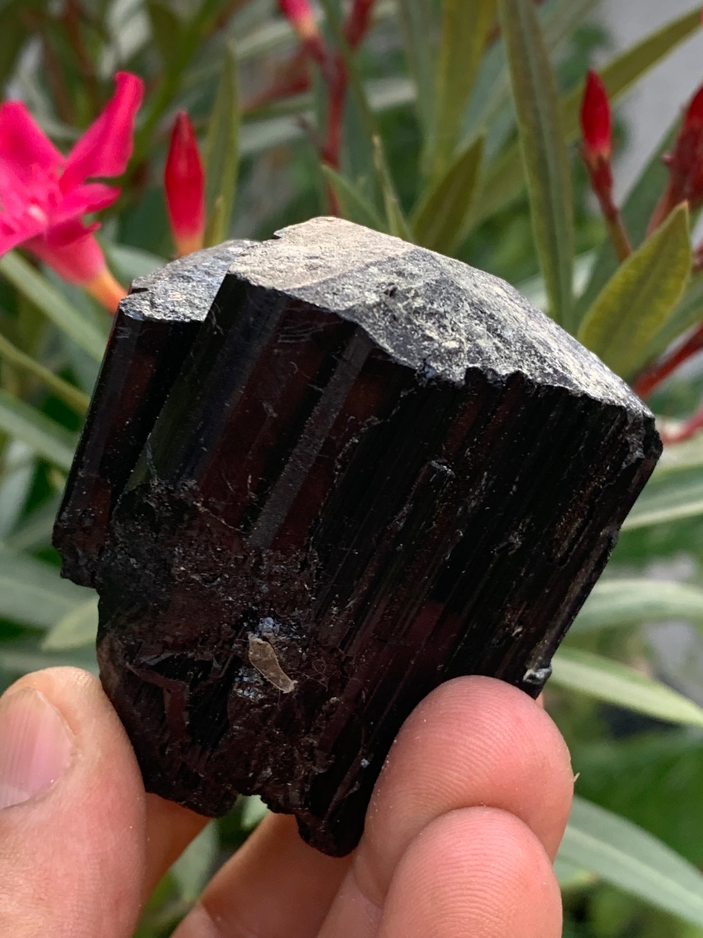 Black tourmaline, natural specimen measuring 65 x 52 x 50 mm - 246.2 grams. A very beautiful tourmaline block! 