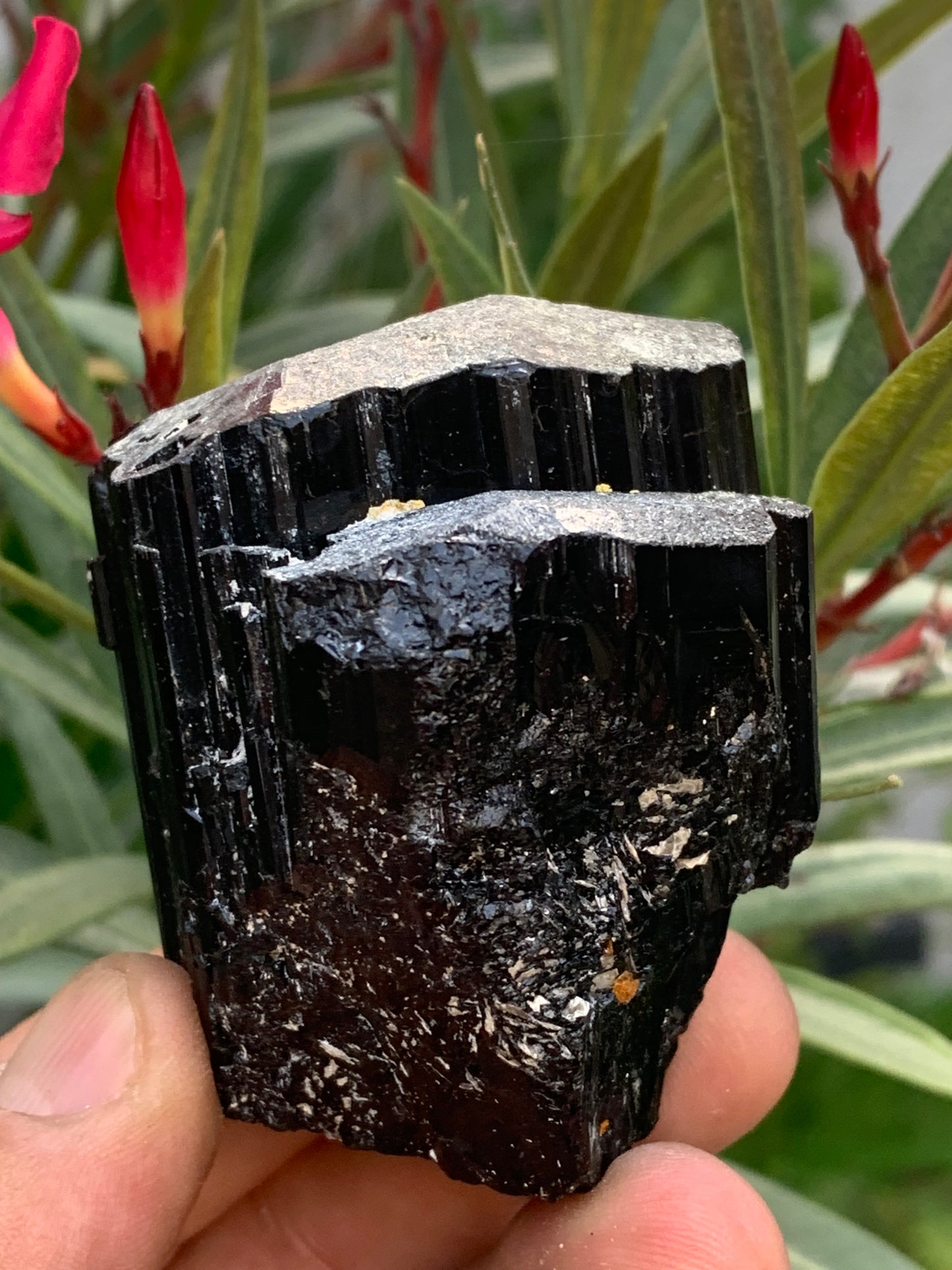 Black tourmaline, natural specimen measuring 65 x 52 x 50 mm - 246.2 grams. A very beautiful tourmaline block! 