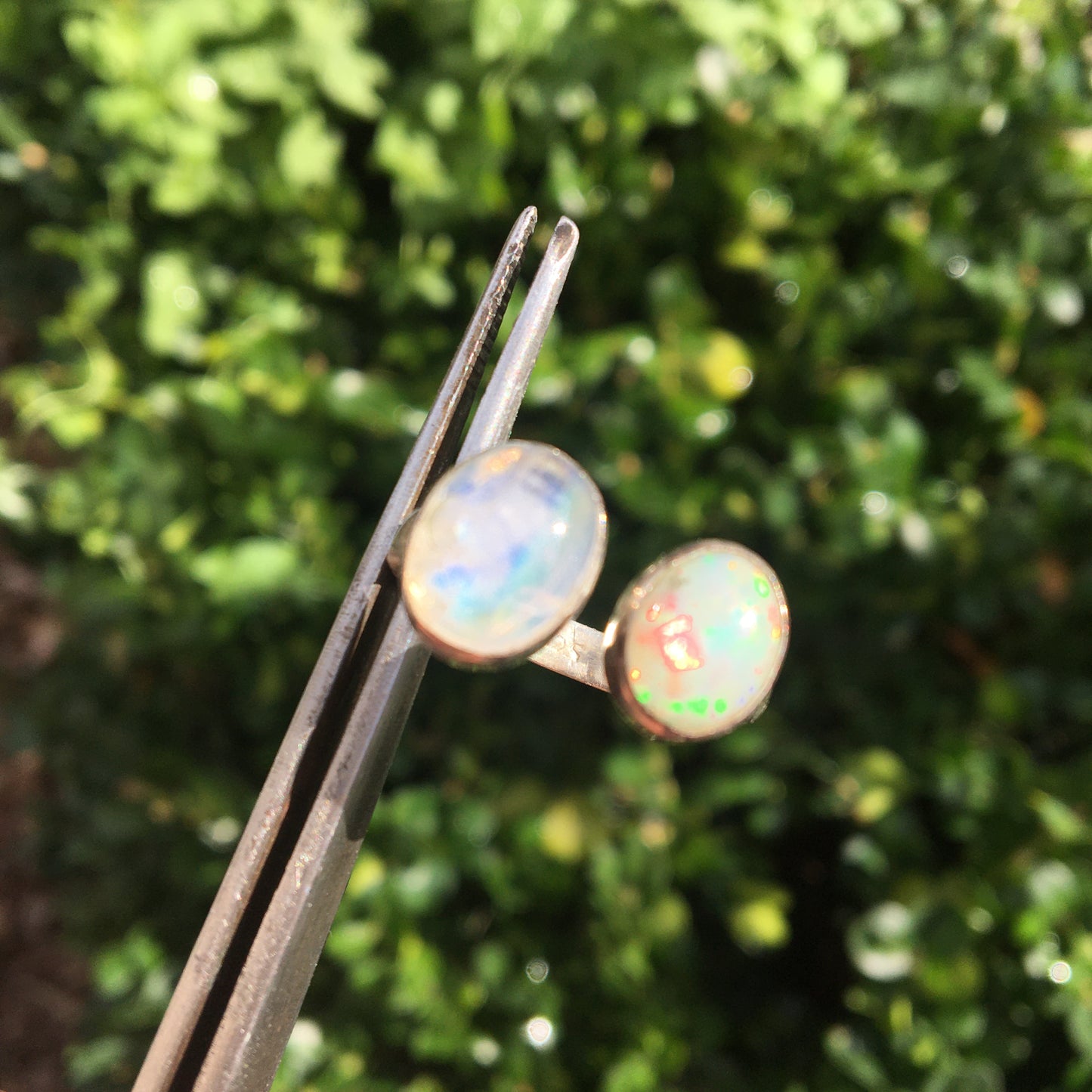 Bague en opale et pierre de lune, cabochons sertis sur anneau en Argent 0.925 ! Taille réglable d'environ 50 à 60 Fr !
