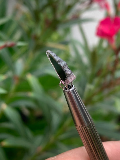 Tourmaline melon d'eau/ pastèque, vendu par paire, 15mm x 14 x 3 - 7 carats. Parfait en bijouterie, collection ,exposition...