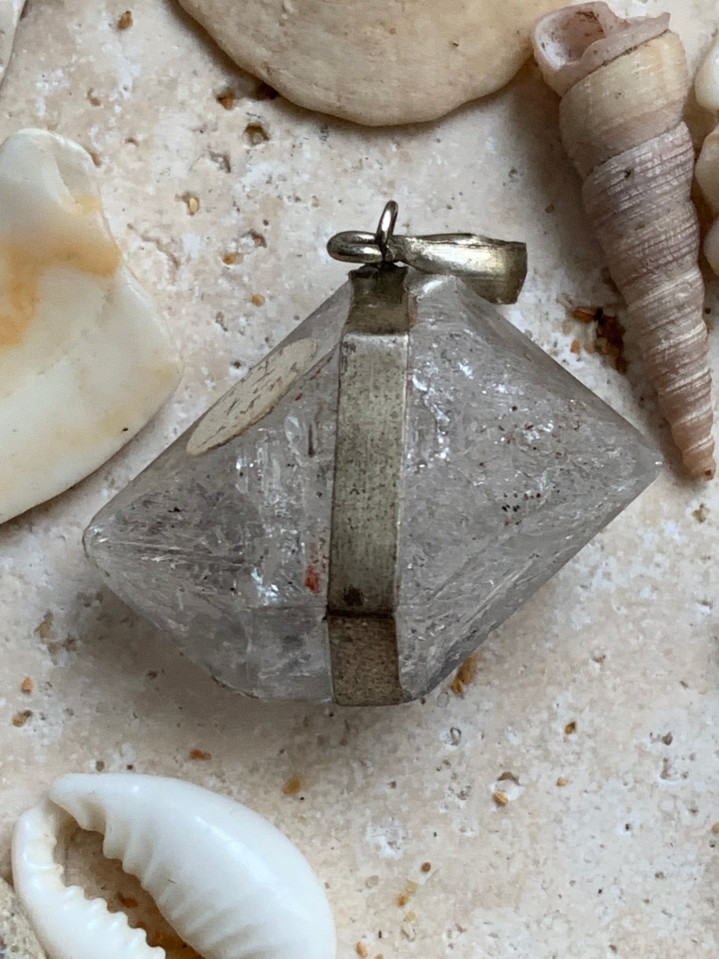 Cristal de roche Herkimer bi-déterminé, pendentif de 32mm x22 x12. Fait sur Argent 925. Vendu avec cordon réglable de couleur noire !
