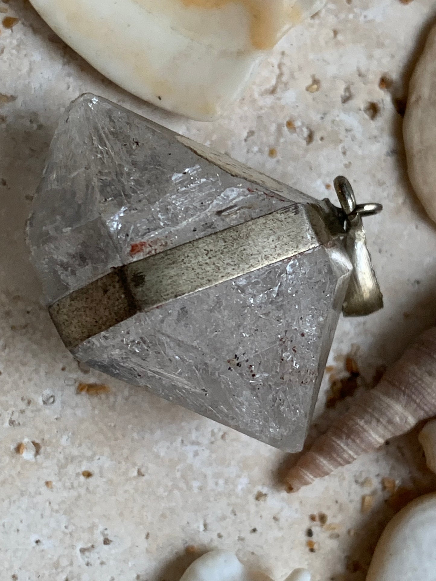 Cristal de roche Herkimer bi-déterminé, pendentif de 32mm x22 x12. Fait sur Argent 925. Vendu avec cordon réglable de couleur noire !