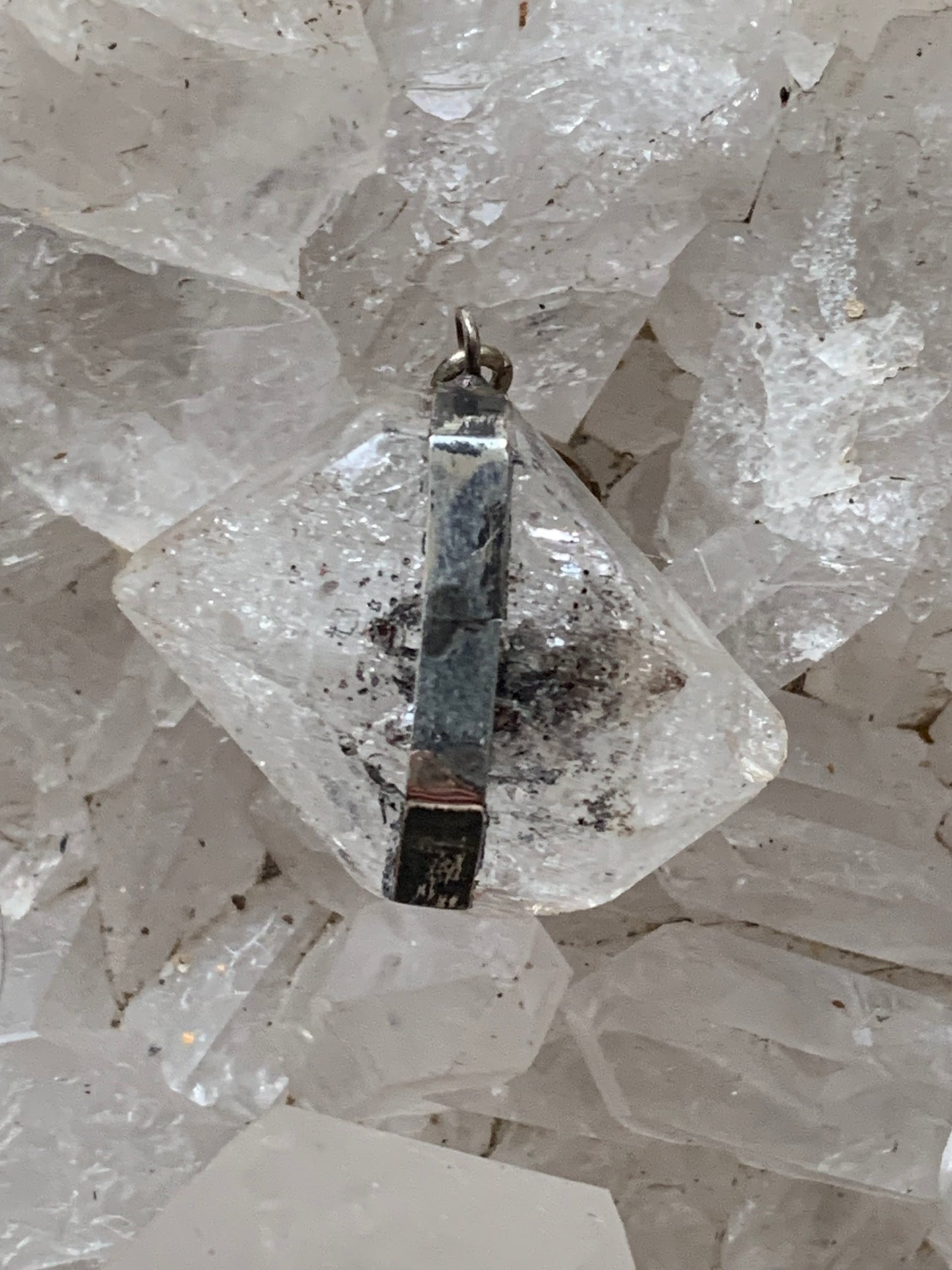 Cristal de roche Herkimer bi-déterminé, pendentif de 32mm x22 x12. Fait sur Argent 925. Vendu avec cordon réglable de couleur noire !