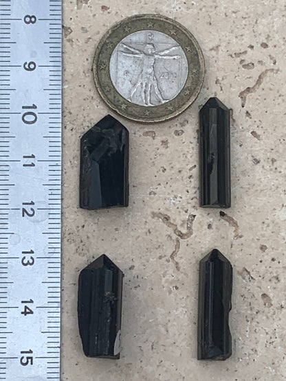Tourmaline noire, pointes naturelles à 3 faces, 4 pièces au choix, de 20 x 6 x 5 mm - 2 grammes par pièce environ !