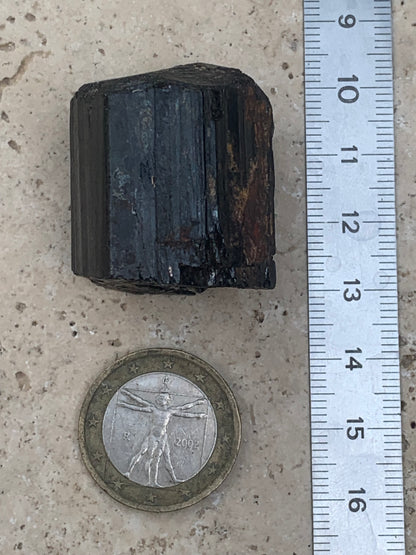 Black tourmaline, natural specimen measuring 32 x 30 x 27 mm - 50.6 grams. A very beautiful block of tourmaline! 