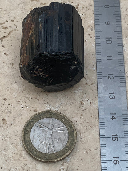 Black tourmaline, natural specimen measuring 32 x 30 x 27 mm - 50.6 grams. A very beautiful block of tourmaline! 