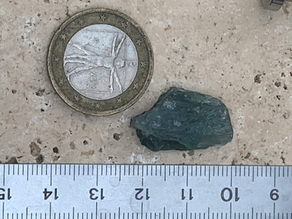 Tourmaline/ Indicolite, de 23mm x 15 x 6 environ - 3 grammes. Parfait en bijouterie, collection ,exposition...