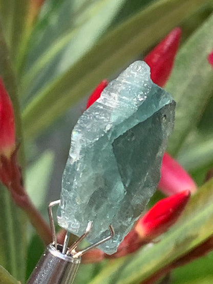 Tourmaline/ Indicolite, de 23mm x 15 x 6 environ - 3 grammes. Parfait en bijouterie, collection ,exposition...