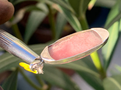 Rhodochrosite ! Pièce unique en Argent de 35 mm x 12 x 5. Vendu avec un cordon réglable de couleur noire !