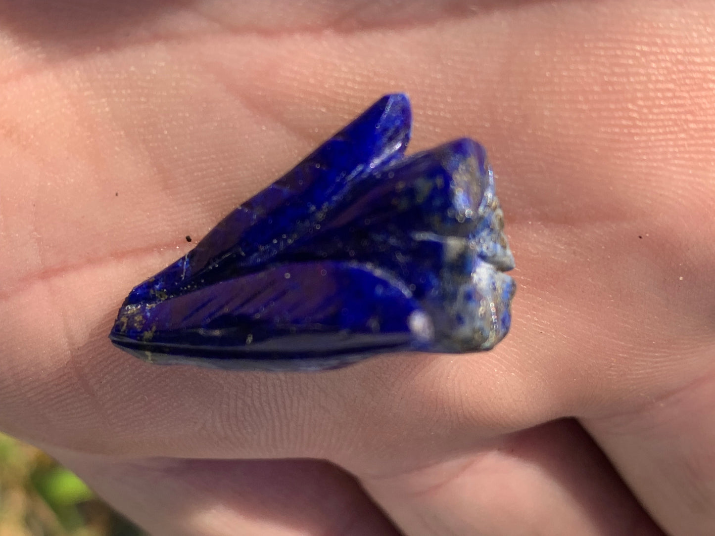 Lapis lazuli, pièce unique d'une fleur sculptée, qualité AA à AAA, 30mm x 18 de diamètre environ, parfait pour la bijouterie ou collection !