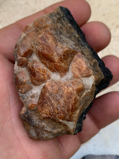 Andalousite/ Chiastolite, 5 pièces au choix dont 4 sciés avec une croix naturelle ! Protection, ancrage, transmutation, harmonie et plus encore !