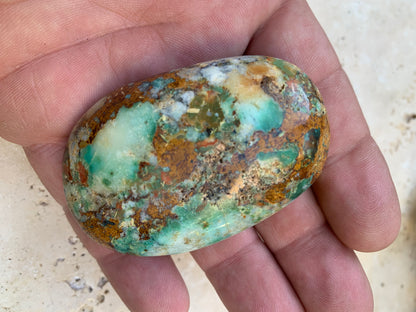 Chrysocolle, superbe galet naturel et poli du Pérou. Parfait pour la lithothérapie, collection ou la bijouterie !