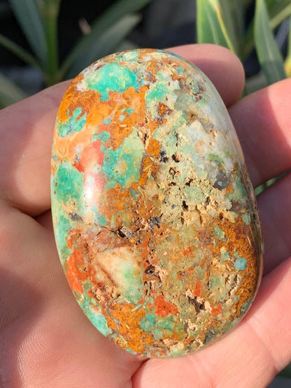 Chrysocolle, superbe galet naturel et poli du Pérou. Parfait pour la lithothérapie, collection ou la bijouterie !