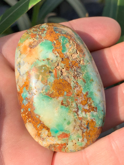 Chrysocolle, superbe galet naturel et poli du Pérou. Parfait pour la lithothérapie, collection ou la bijouterie !