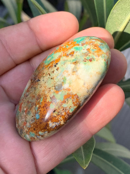 Chrysocolle, superbe galet naturel et poli du Pérou. Parfait pour la lithothérapie, collection ou la bijouterie !