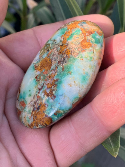 Chrysocolle, superbe galet naturel et poli du Pérou. Parfait pour la lithothérapie, collection ou la bijouterie !