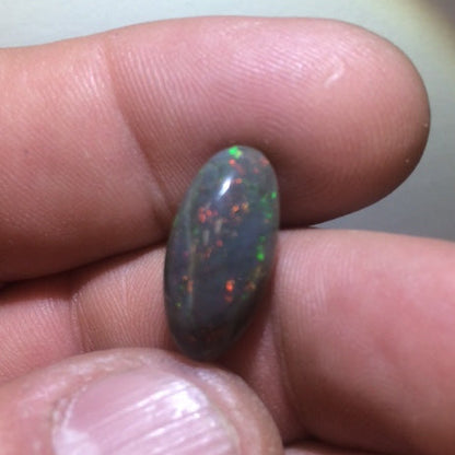 Opale multi-feu, cabochons au choix de 1,9x0,8x7 millimètres à 23x15x0,9. L'authentique et mythique pierre pafait en bijouterie, collection ,exposition...!