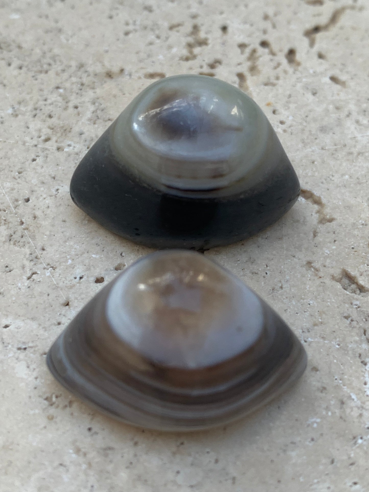 Agate 'Œil de Shiva' ou 'Œil de cyclope' - Au choix, 2 spécimens naturels de 24x15x15mm (6gr.) ou 23x15x15 (7 gr.) !