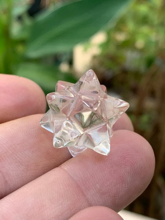 Étoile de Sirius (12 branches) en cristal de roche (quartz). Ø 25mm de diamètre - 8,10 grammes !