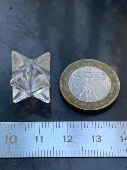 Mercaba/ Mercabah/ Merkabah (étoile à 8 branches), en Cristal de roche (quartz). De 15x15x15mm - 5 grammes. Qualité A à AAA !