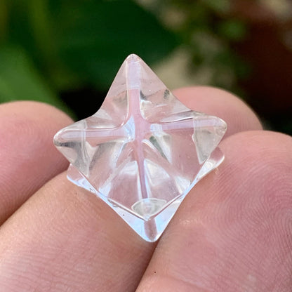 Mercaba/ Mercabah/ Merkabah (étoile à 8 branches), en Cristal de roche (quartz). De 15x15x15mm - 5 grammes. Qualité A à AAA !