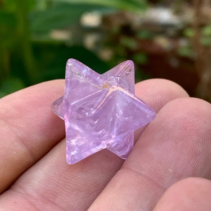 Mercaba/ Mercabah/ Merkabah (étoile à 8 branches), en Améthyste. De 17x17x17mm - 9,2 grammes. Qualité A à AAA !