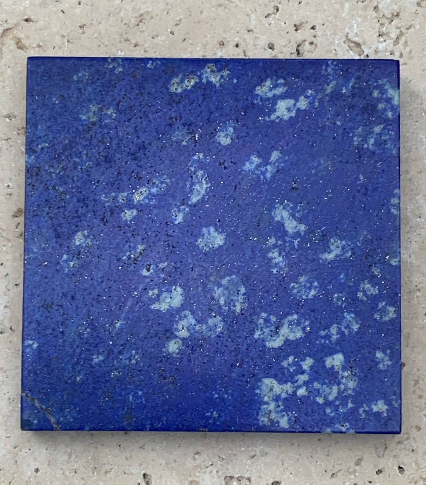 Lapis lazuli, échantillon de dalle de 5x5x1 cm -56 grammes. Qualité AA, un bleu envoûtant et fascinant, la pierre des pharaons !