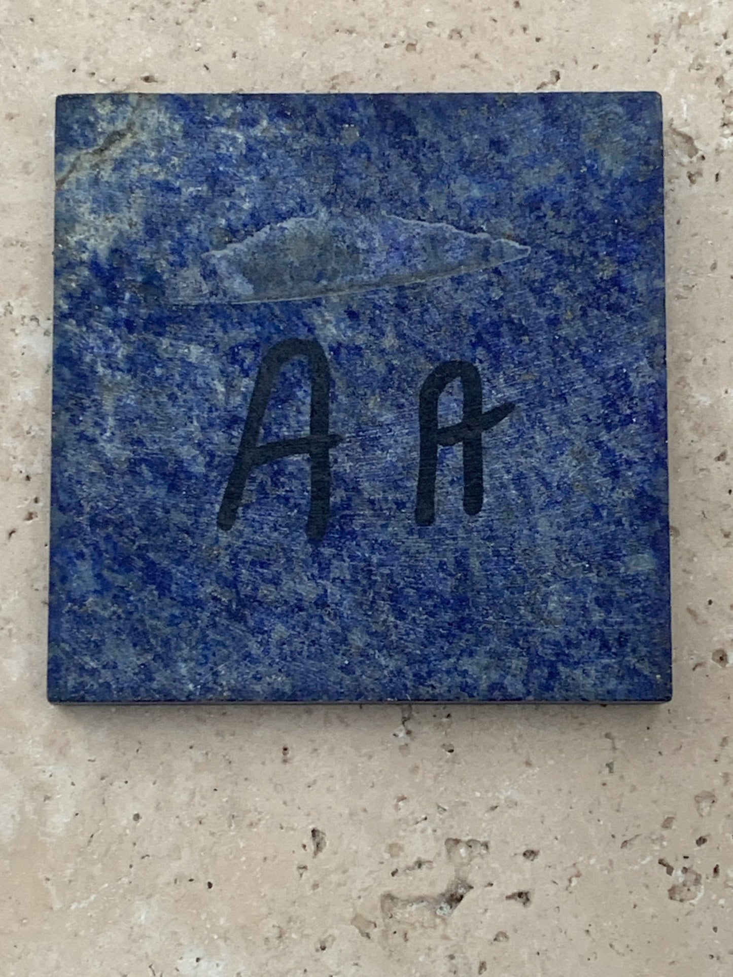 Lapis lazuli, échantillon de dalle de 5x5x1 cm -56 grammes. Qualité AA, un bleu envoûtant et fascinant, la pierre des pharaons !