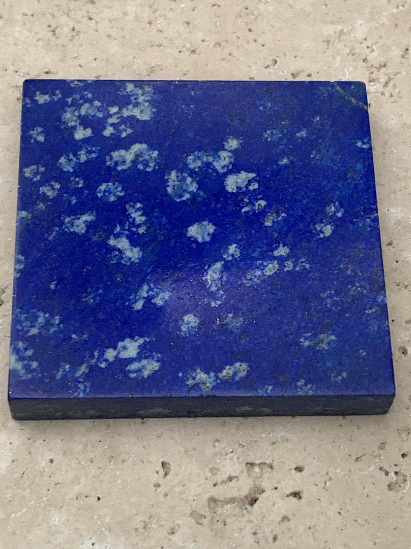 Lapis lazuli, échantillon de dalle de 5x5x1 cm -56 grammes. Qualité AA, un bleu envoûtant et fascinant, la pierre des pharaons !